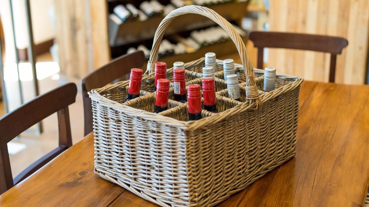 Drostdy Hotel by NEWMARK Graaff-Reinet Exteriér fotografie A wine carrier