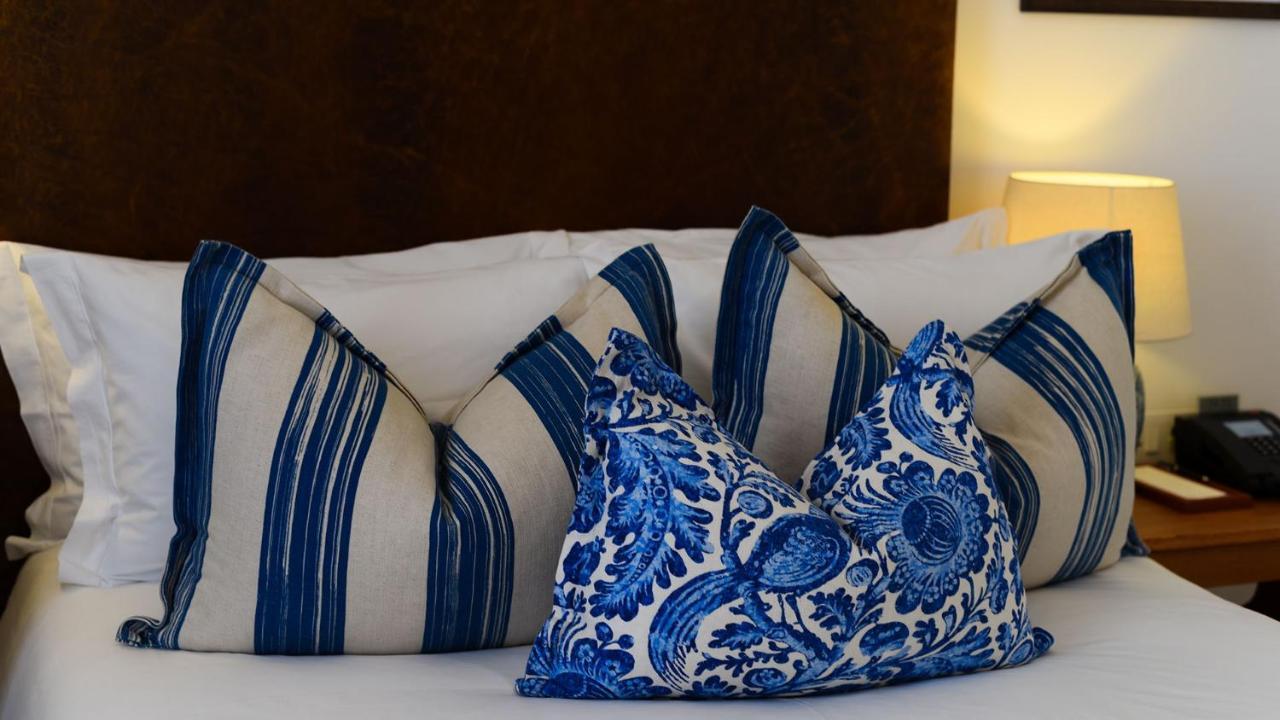Drostdy Hotel by NEWMARK Graaff-Reinet Exteriér fotografie Cushions