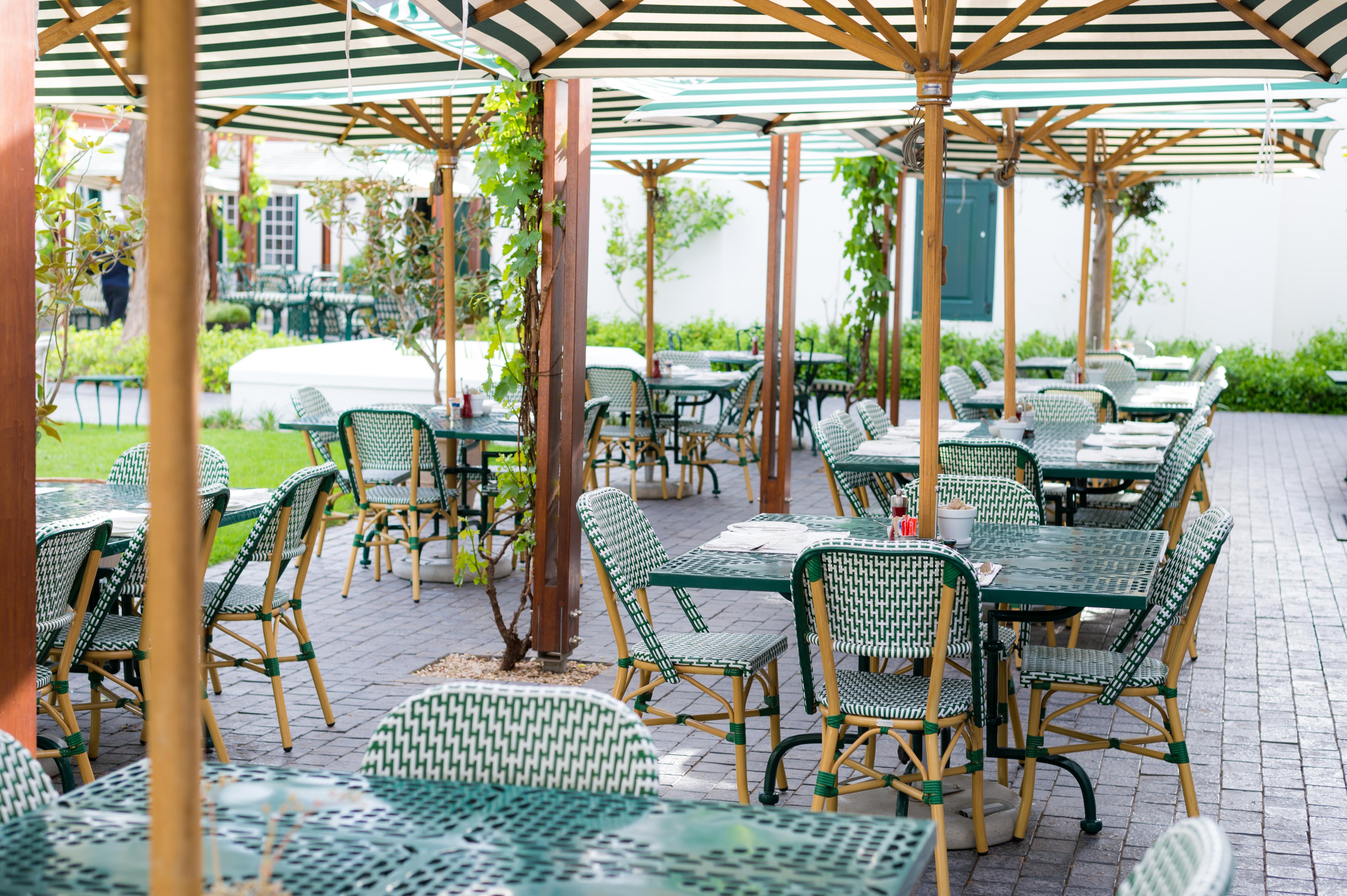 Drostdy Hotel by NEWMARK Graaff-Reinet Exteriér fotografie The campus's cafeteria